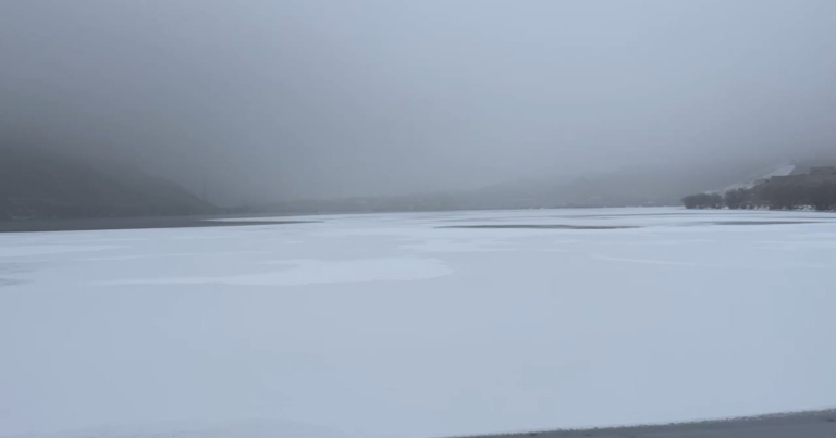 Arpaçay su anbarının səthi dondu – FOTO Arpaçay su anbarının səthi dondu – FOTO