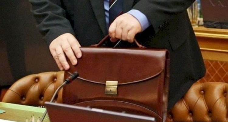 Nazirin müavini işdən çıxarıldı, iki yeni müavin təyin olundu Nazirin müavini işdən çıxarıldı, iki yeni müavin təyin olundu