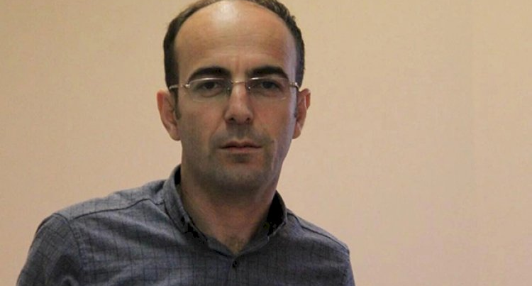 Həbsdə olan jurnalistin anasının dəfnində iştirakına icazə verildi Həbsdə olan jurnalistin anasının dəfnində iştirakına icazə verildi