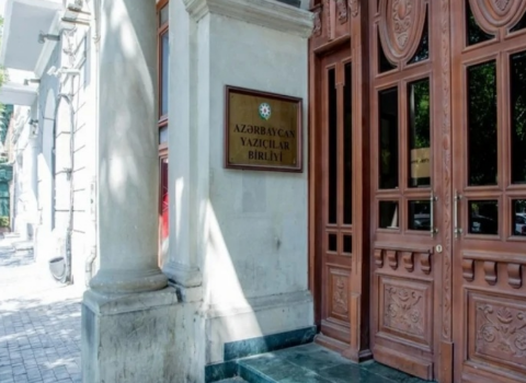 Azərbaycanda şair və yazıçıların yenidən qeydiyyata alınması başladı