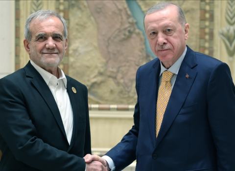 Ərdoğan Pezeşkianla İranı müzakirə etdi