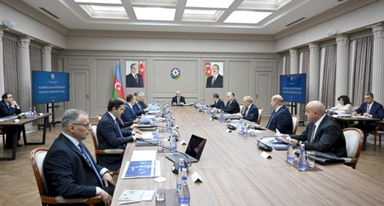 Baş nazirin rəhbərliyi ilə İqtisadi Şuranın iclası keçirildi Baş nazirin rəhbərliyi ilə İqtisadi Şuranın iclası keçirildi
