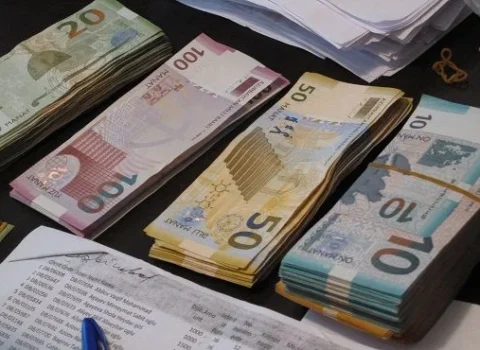 Azərbaycan manatının dövretmə sürəti azaldı