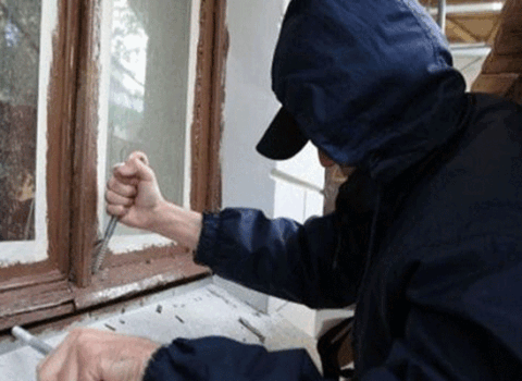 Qohumunun evindən 320 min manat oğurlayan şəxs həbs edildi