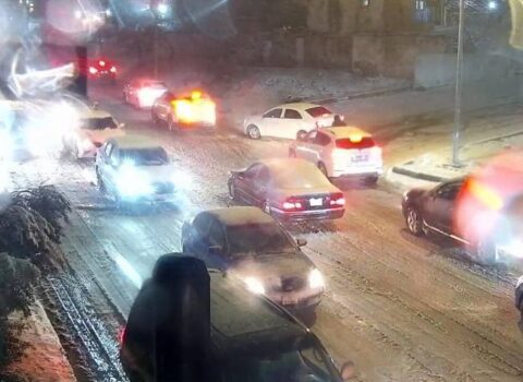 Bakıya qar yağır, bu yollarda hərəkət çətinləşdi – Fotolar
