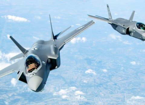 ABŞ qırıcıları İran səmasında