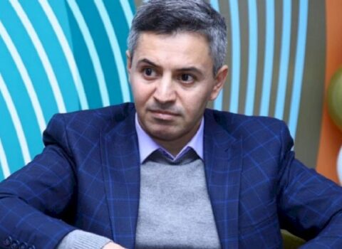 “Elza xanım hamıdan əvvəl mənim ağzımı “tikdi” – Aqşin Yenisey