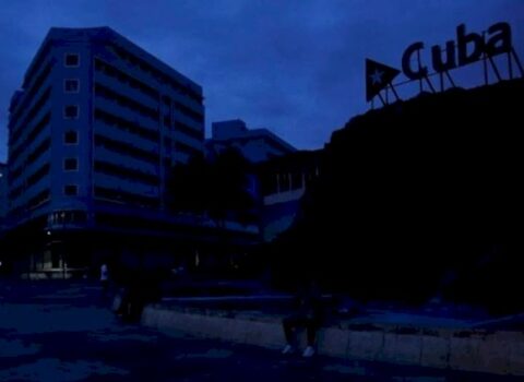 Tramp Kubanı aydınlığa çıxaracaq? – “Madurodan sonra…”