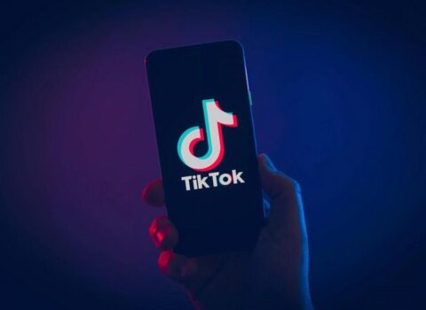 “TikTok” istifadəçilərə xəbərdarlıq etdi – “Qanunla qadağandır”