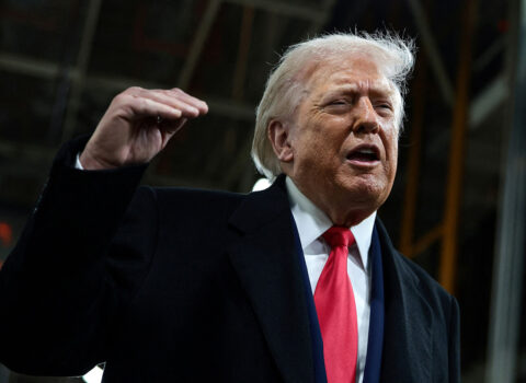 Trampdan İran blokadası ilə bağlı açıqlama: “Həmin boğazdan 34 gəmi keçib”