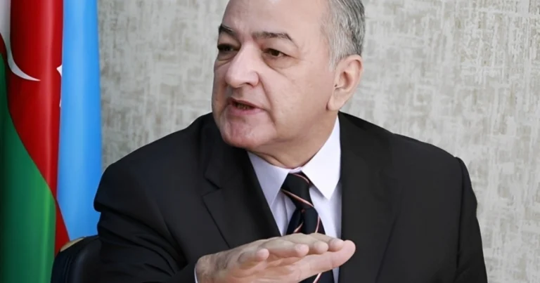 İlham İsmayıl xəstəxanadan evə buraxıldı İlham İsmayıl xəstəxanadan evə buraxıldı