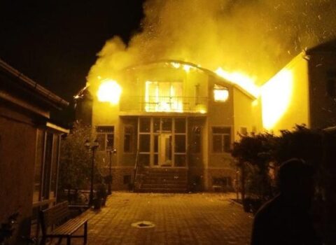 Bu ərazidə yanğın olsa qonşu evlər alışacaq – Bitişik divarlar…