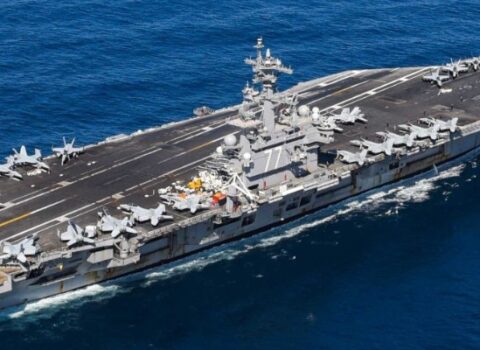 “Linkoln” Ərəbistan dənizinə çatdı