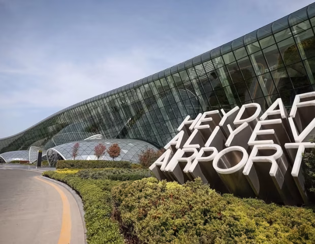 Dubaydan gələn əcnəbi Bakıya enən kimi tutuldu