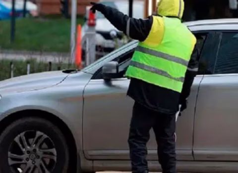 Bakıda qadın sürücünün üzünə tüpürən “parkovşik” həbs edildi