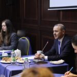 Armen Qriqoryan Azərbaycanın vətəndaş cəmiyyəti nümayəndələri ilə görüşdü