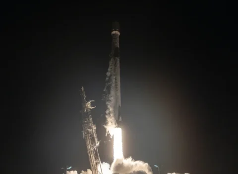 “Starlink”in 24 yeni peyki orbitə çıxarıldı