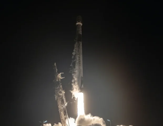 “Starlink”in 24 yeni peyki orbitə çıxarıldı