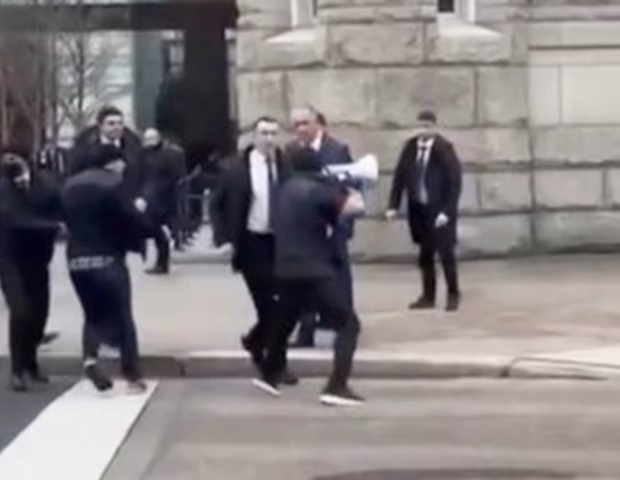 ABŞ-dan prezidentin kortejinə edilən hücumla bağlı daha bir açıqlama