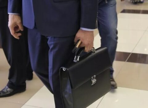 Azərbaycanlı komitə rəhbəri ölkədən qaçdı: “Bakı həyəti” və milyardlar necə bölündü?