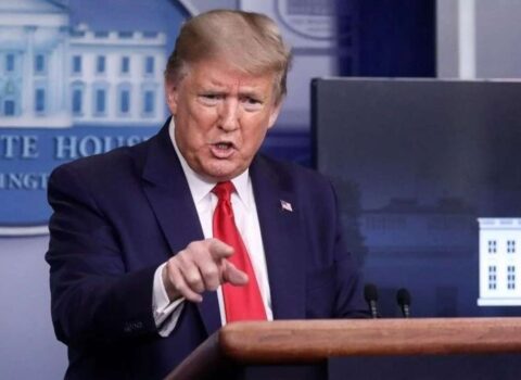 Trampdan radikal addım: Qlobal idxal rüsumunu 15 faizə qaldırdı