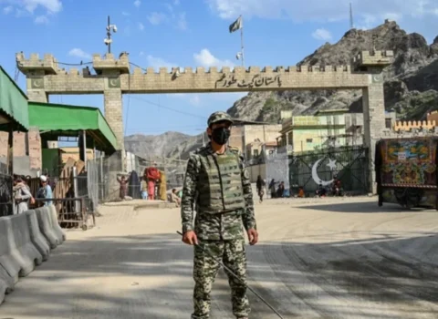 Pakistan Əfqanıstan qüvvələrini geri çəkilməyə məcbur edib