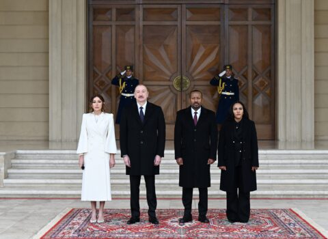 Onları Prezidentlə xanımı qarşıladı – Foto
