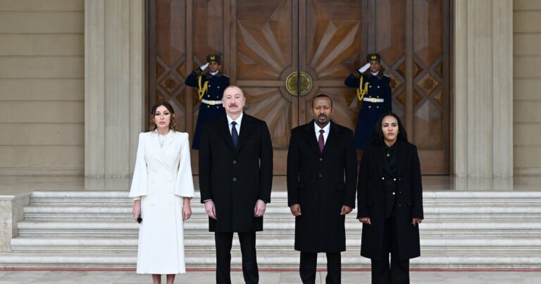 Onları Prezidentlə xanımı qarşıladı – Foto