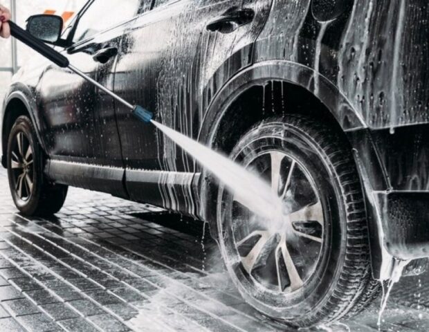 Çalışdığı “moyka”dan maşın qaçırdı