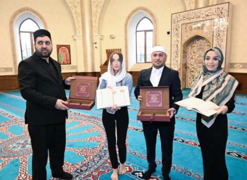 Leyla Əliyeva və Alena Əliyeva Cümə məscidini ziyarət ediblər – FOTO