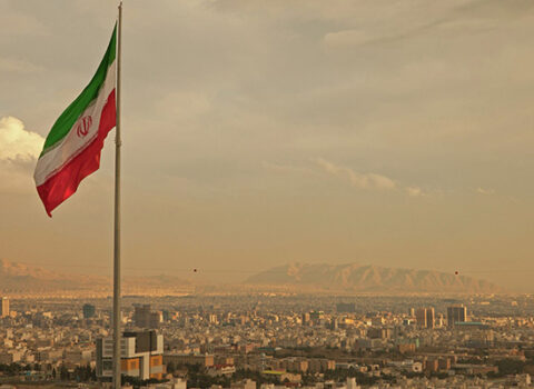 İranda bütün universitetlər bağlandı