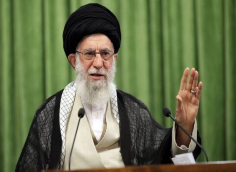 İsrail rəsmisi: Xamenei hava hücumunda öldürüldü – Cəsədi ilə bağlı…