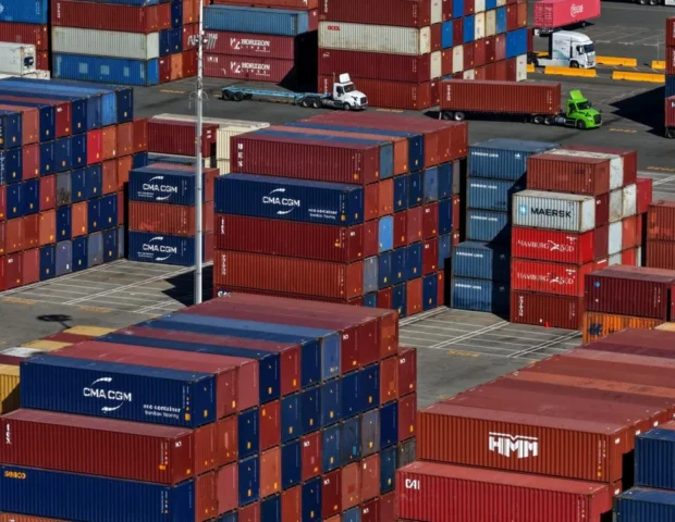 Trampdan GÖZLƏNİLMƏZ QƏRAR: Yeni qiymətlər qüvvəyə minir