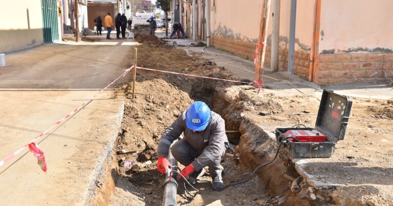 Xətai rayonunda evlərin altında qalan magistral su xətti əvəzlənərək yeri dəyişdirildi – Video + Foto