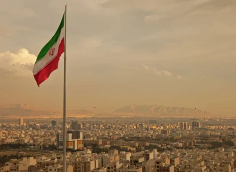 Britaniya diplomatlarını İrandan təxliyə etdi