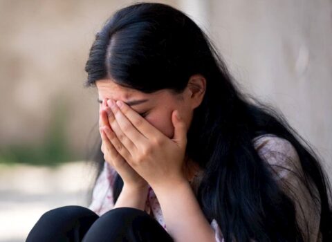 Dayısı oğluna gücü çatmadı, hirsini qadından çıxdı — Məhkəmə