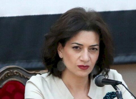 Anna Akopyan Paşinyandan ayrıldığını açıqlayıb