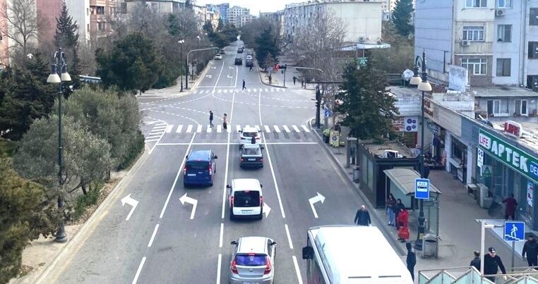“Şamaxinka”dakı bu yol birtərəfli oldu, işıqfor qoyuldu- FOTO
