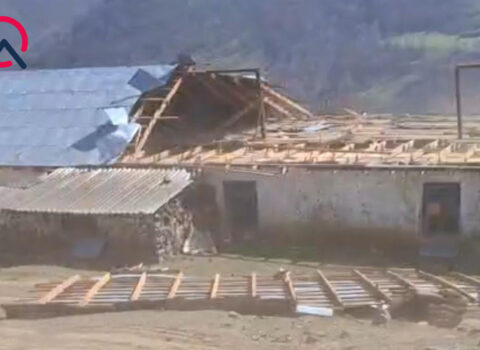 Yardımlıda güclü külək məktəb binasının damını uçurdu – Foto+Video