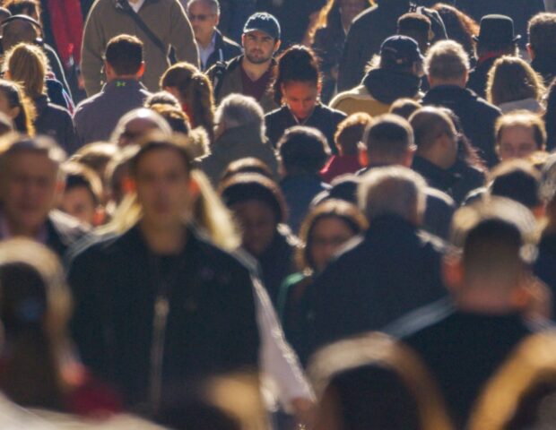 “Əhalinin sayı 10 milyonu keçən kimi onları ölkədən qovaq” — Qəribə təklif