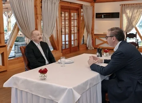Əliyev və Vuçiç qeyri-rəsmi səhər yeməyində – Foto