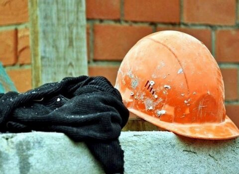 Badamdarda tikinti faciəsi: Kim məsuliyyət daşıyır?