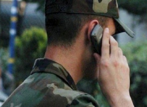 DİQQƏT: Əsgərlərə bu telefonlardan istifadəyə icazə veriləcək