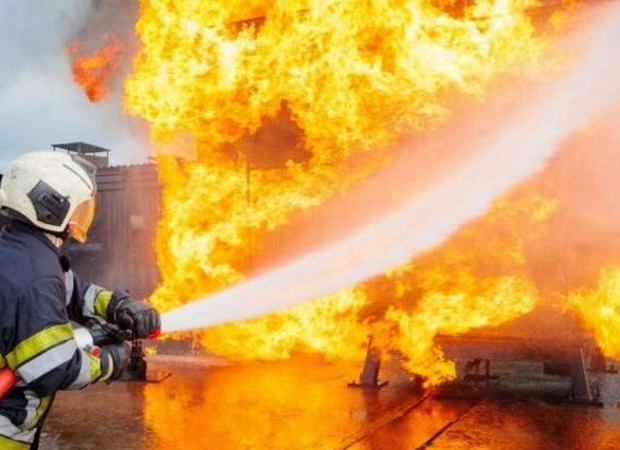 Zirədə tikilidə yanğın oldu – VİDEO