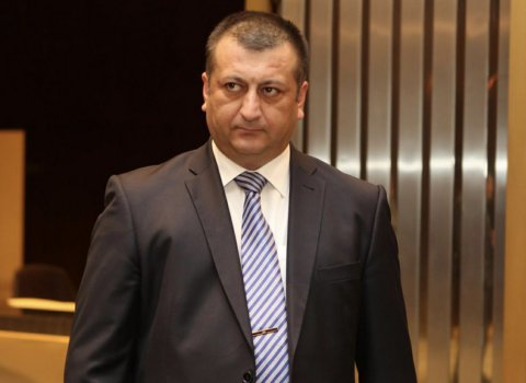 Zaur Axundov ev dustağı oldu