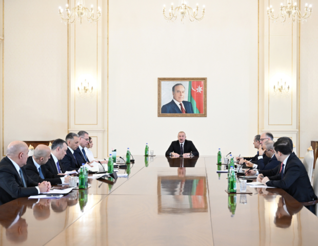 Prezidentin sədrliyi ilə müşavirə keçirildi – VİDEO