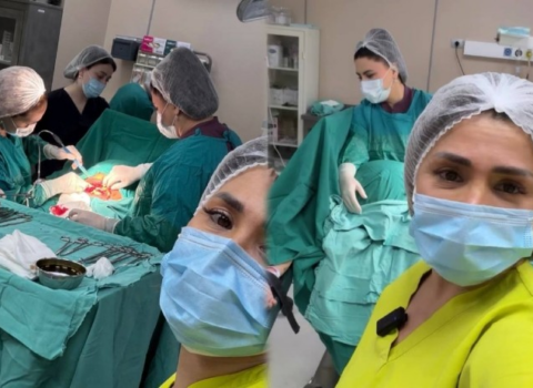 Aparıcını çəkiliş üçün əməliyyat otağına saldılar – VİDEO