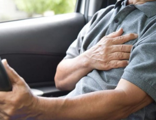 Sürücünün ürəyi tutdu, sükan arxasında öldü