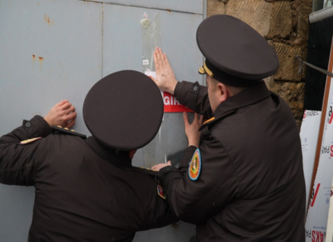 Yanğın təhlükəli mebel sexinin fəaliyyəti dayandırıldı