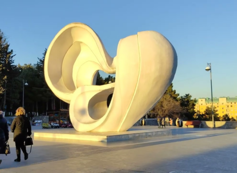 Sumqayıtda “Göyərçin”in ətrafındakı ağaclar niyə kəsilib? – RƏSMİ